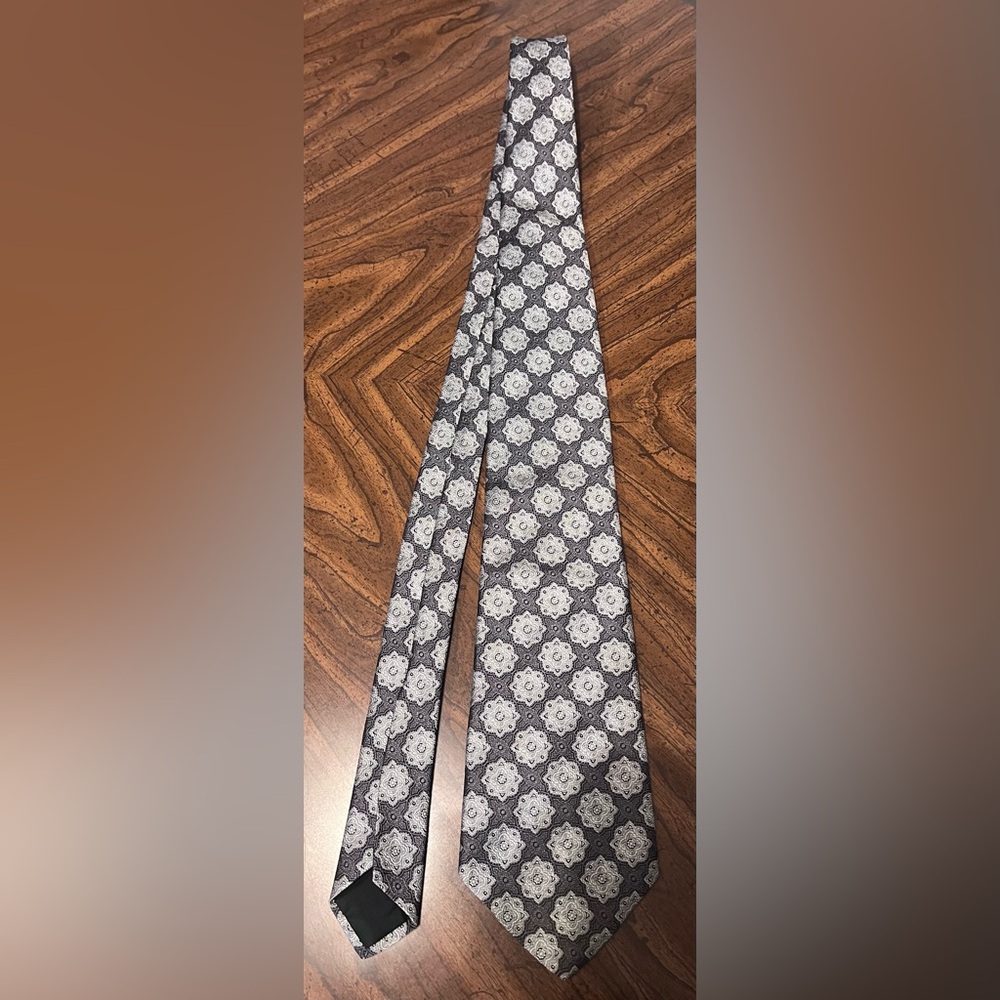Grey And White Geometric Wembley Tie